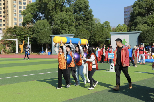 2024.11.28(街道党建办)活力先锋·奋勇争先!先锋街道成功举办2024年职工趣味运动会2.png